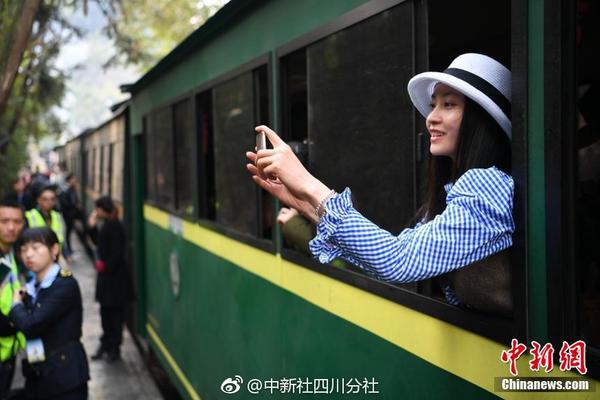 構(gòu)建愛(ài)與理想輕國(guó)度 《小小軍姬》暖春新悸動(dòng)