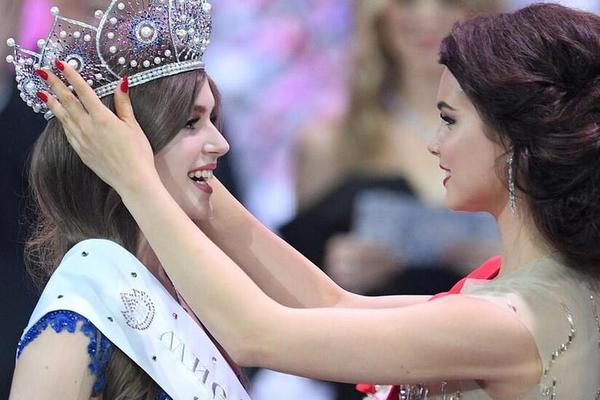 柳巖帶你嗨翻騎戰(zhàn) 《傳奇世界手游》攻沙回顧